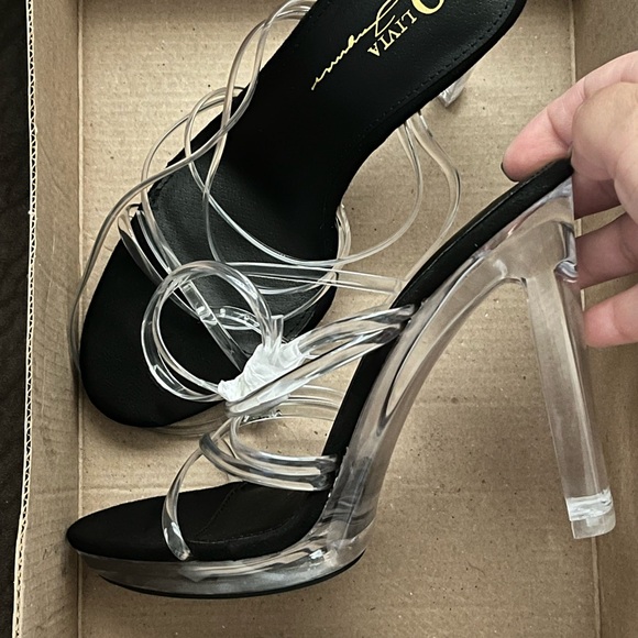 Heels - Picture 3 of 4